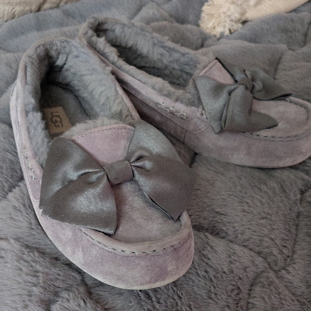 UGG Women's Clara Glam Bow Sheepskin Slippers